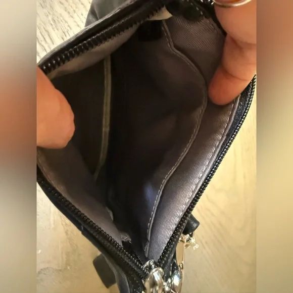 🖤 Vintage Coach Black Leather Wristlet 🖤 - Picture 3 of 5